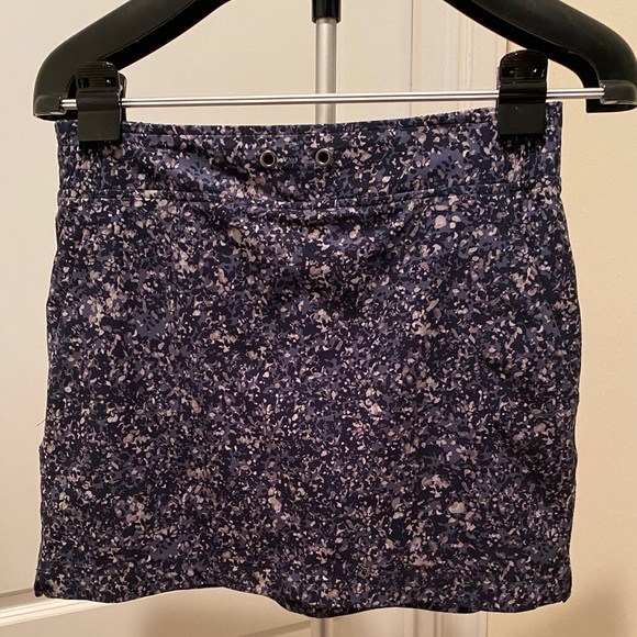Athleta Dresses & Skirts - Navy Printed Metro Skort, Athleta, size 2